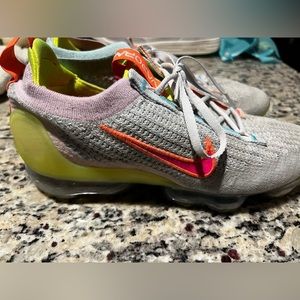 Women’s Nike Vapormax size 10, good condition, Free shipping